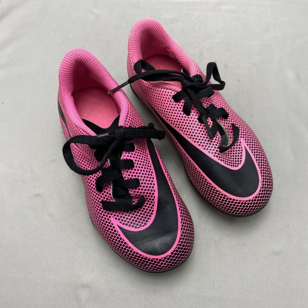 Nike Kids Soccer Shoes Size 10 Youth Pink Black Cleats Mercurial Victory FG